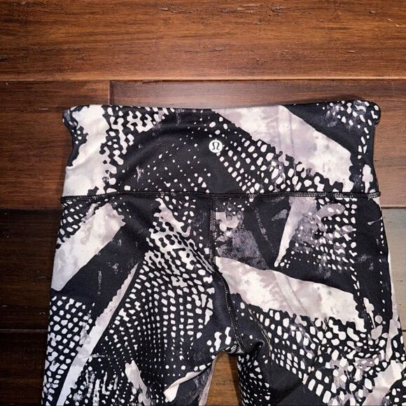 Lululemon Ladies Leggings - Picture 2 of 4